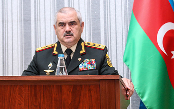 General müşavirədə 5 rəisi işdən çıxardı 